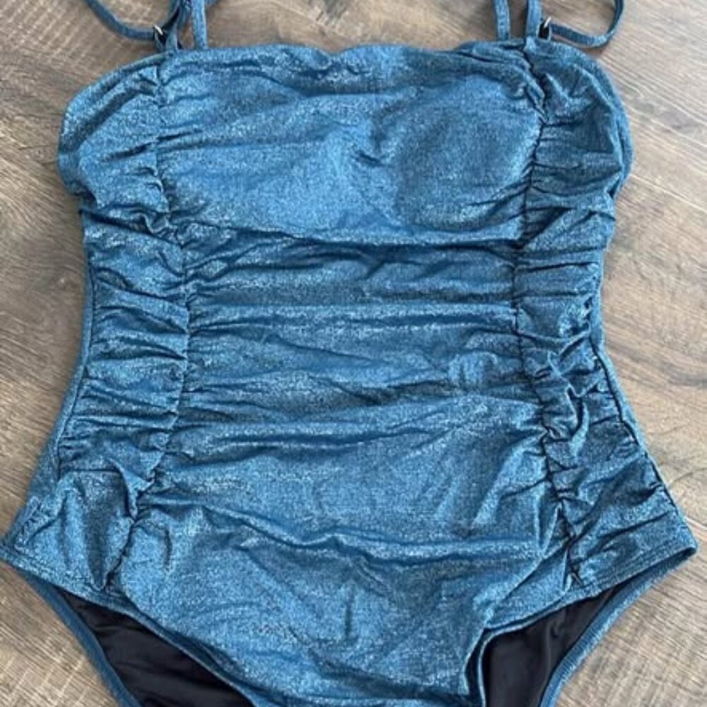 Cupshe - Brand New w/tags size Large Bathing Suit